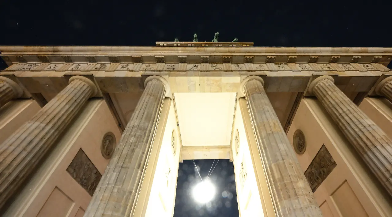 Neues Licht für das Brandenburger Tor (2).jpg