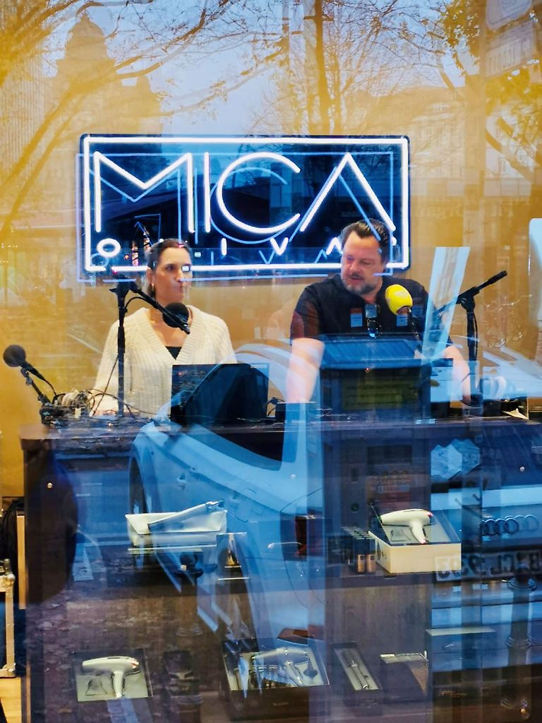 Nicole von Wagner & Jochen Trus LIVE von MICA OLIVAR