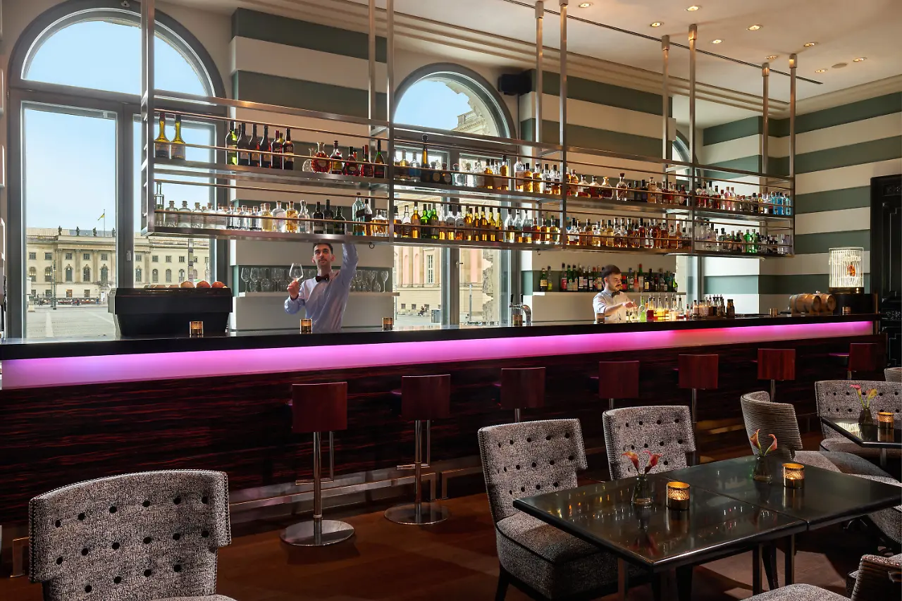 Hotel de Rome_Bar.jpg