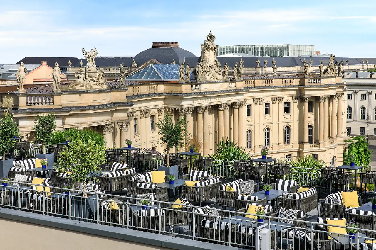 Hotel de Rome_Dachterrasse_2.JPG